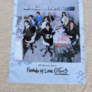 Twice - KPOP Girl Band Formula of Love Concert Tee Small
